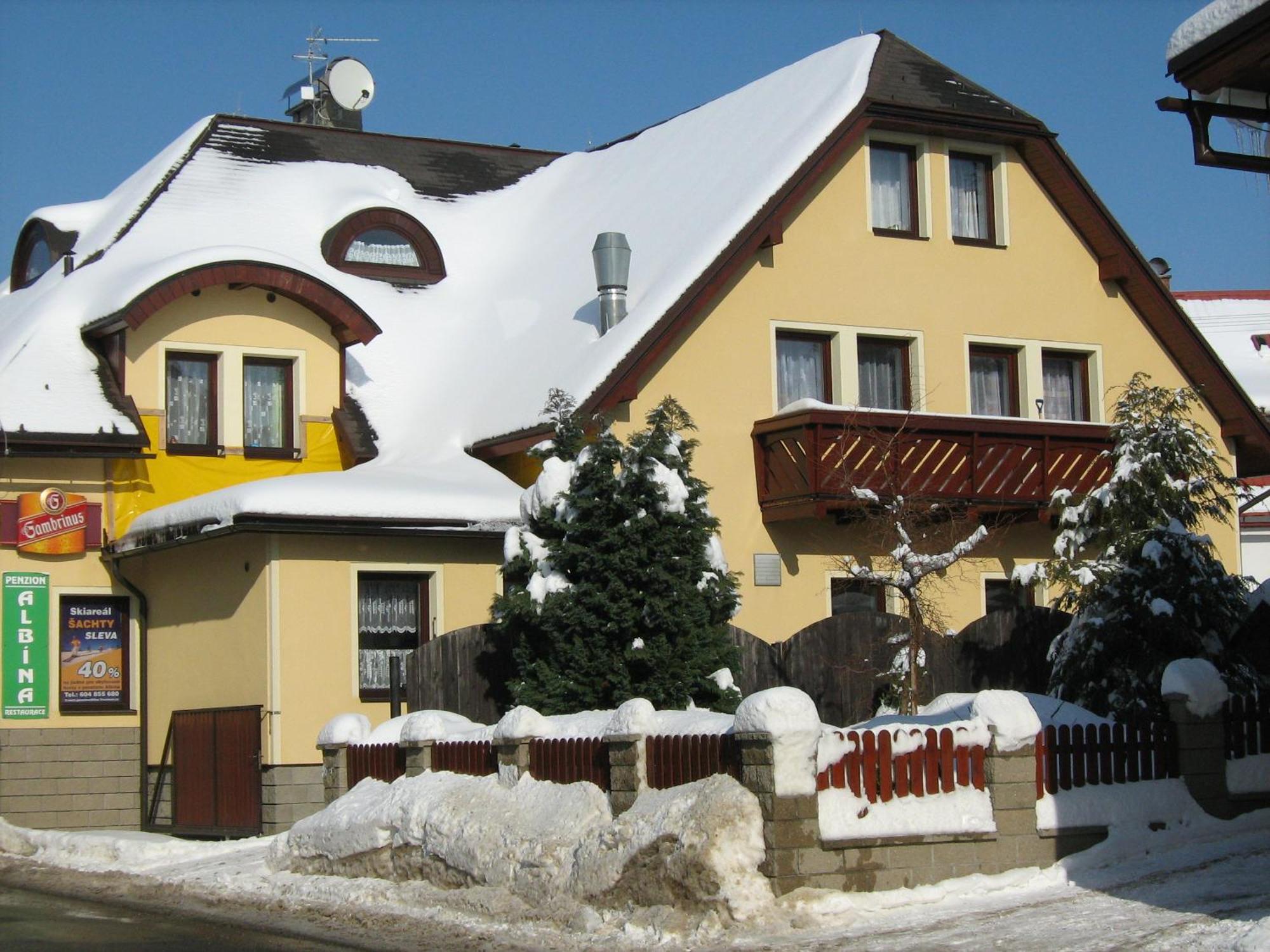 Penzion Albína - Restaurace Vysoké nad Jizerou Esterno foto
